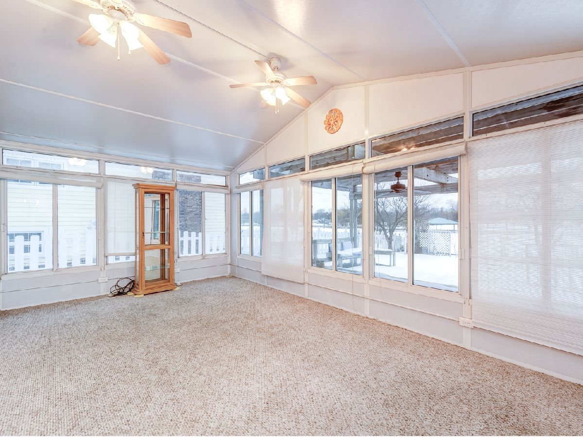 1008 Weathersfield Way, Schaumburg, Illinois 60193 MLS 10975971