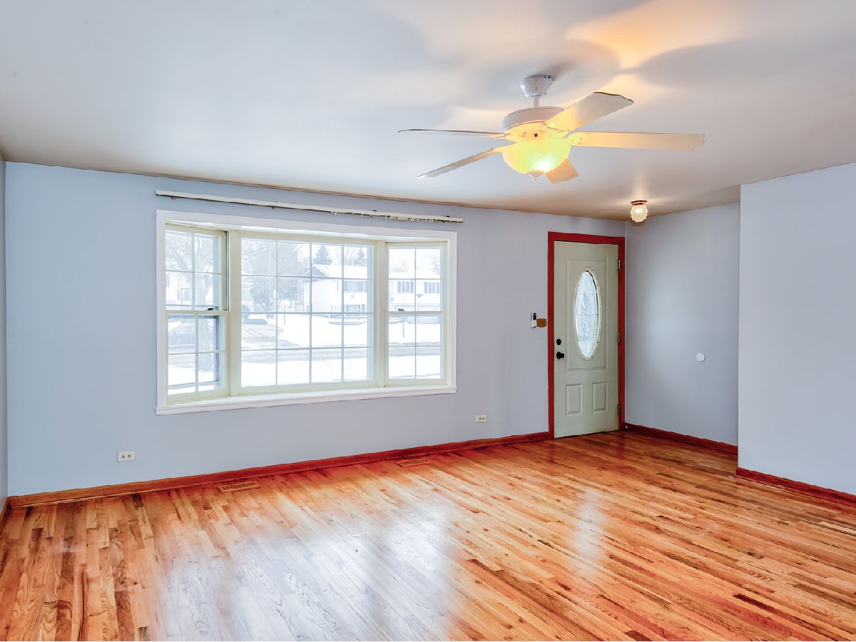 1008 Weathersfield Way, Schaumburg, Illinois 60193 MLS 10975971