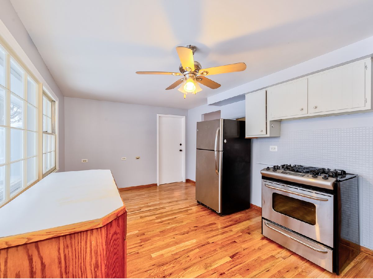 1008 Weathersfield Way, Schaumburg, Illinois 60193 MLS 10975971