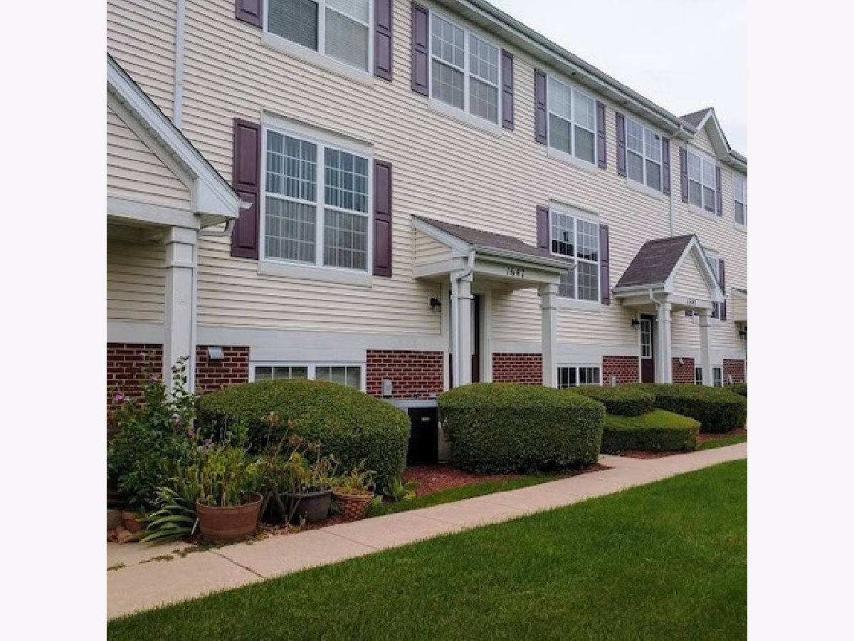 Townhomes & Condos Rented Heron Bay Round Lake Illinois, 1647 Turtle Creek