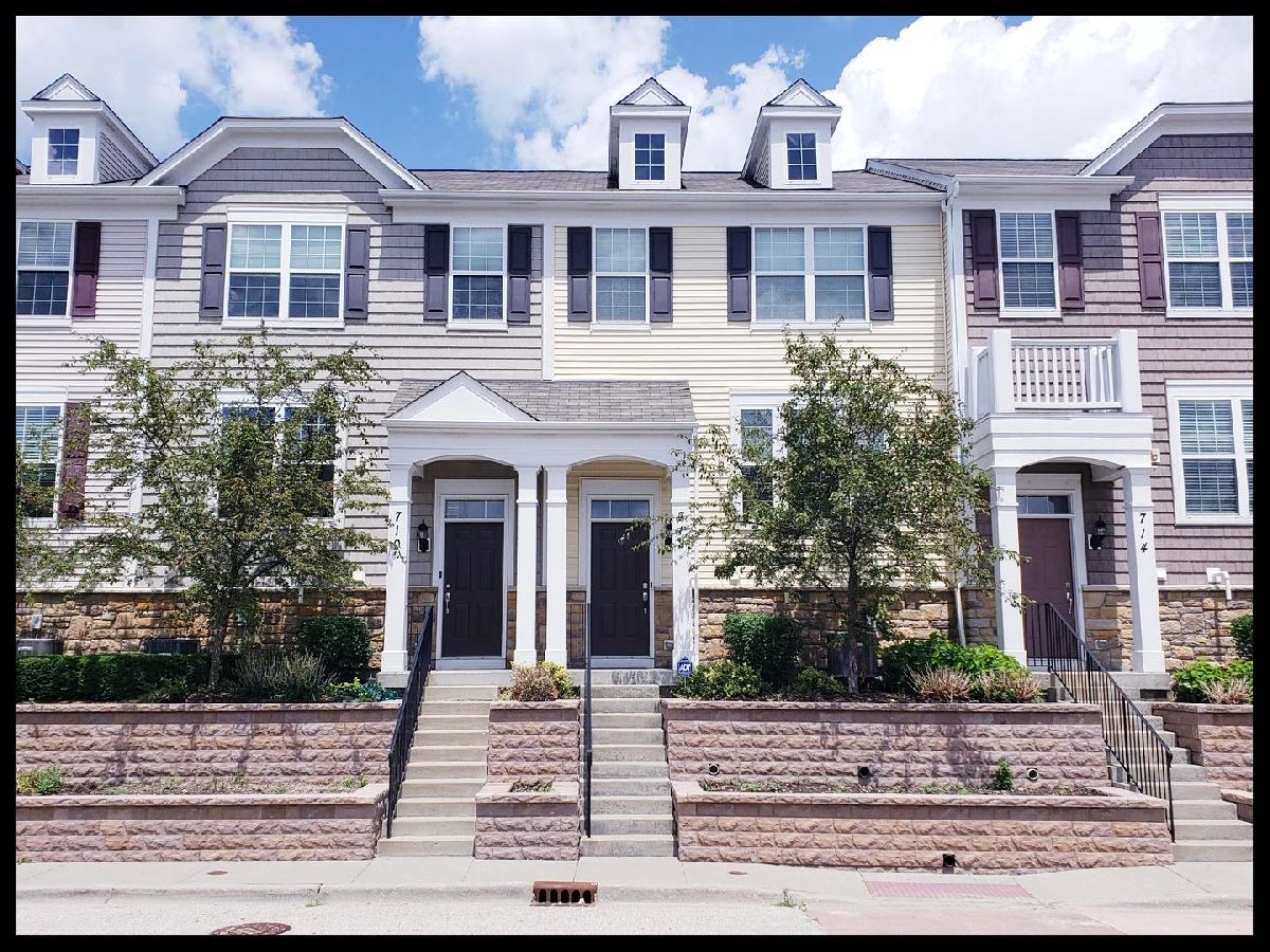 Townhomes Sold Arlington Crossings Arlington Heights Illinois, 710 Wing