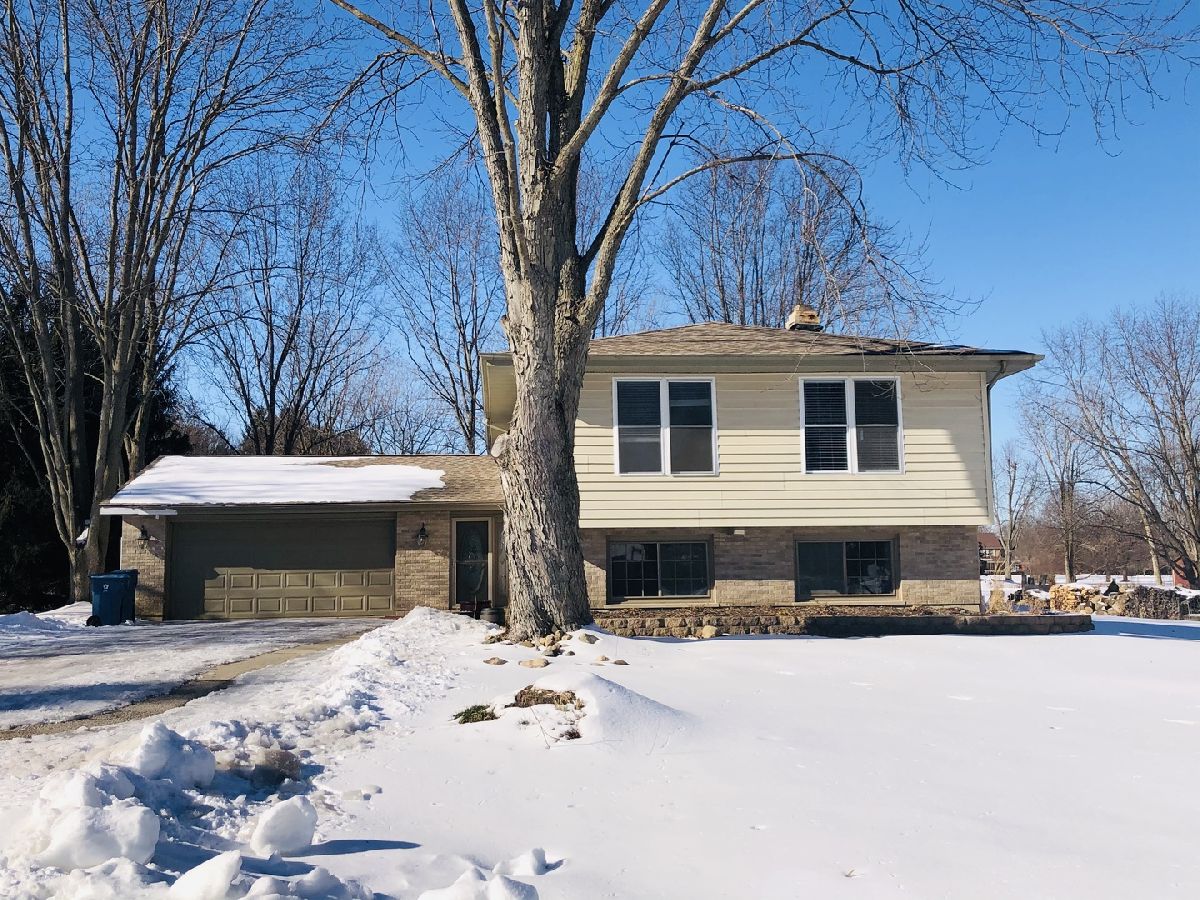 Homes Sold West Highland Acres Elgin Illinois, 12N226 Tina