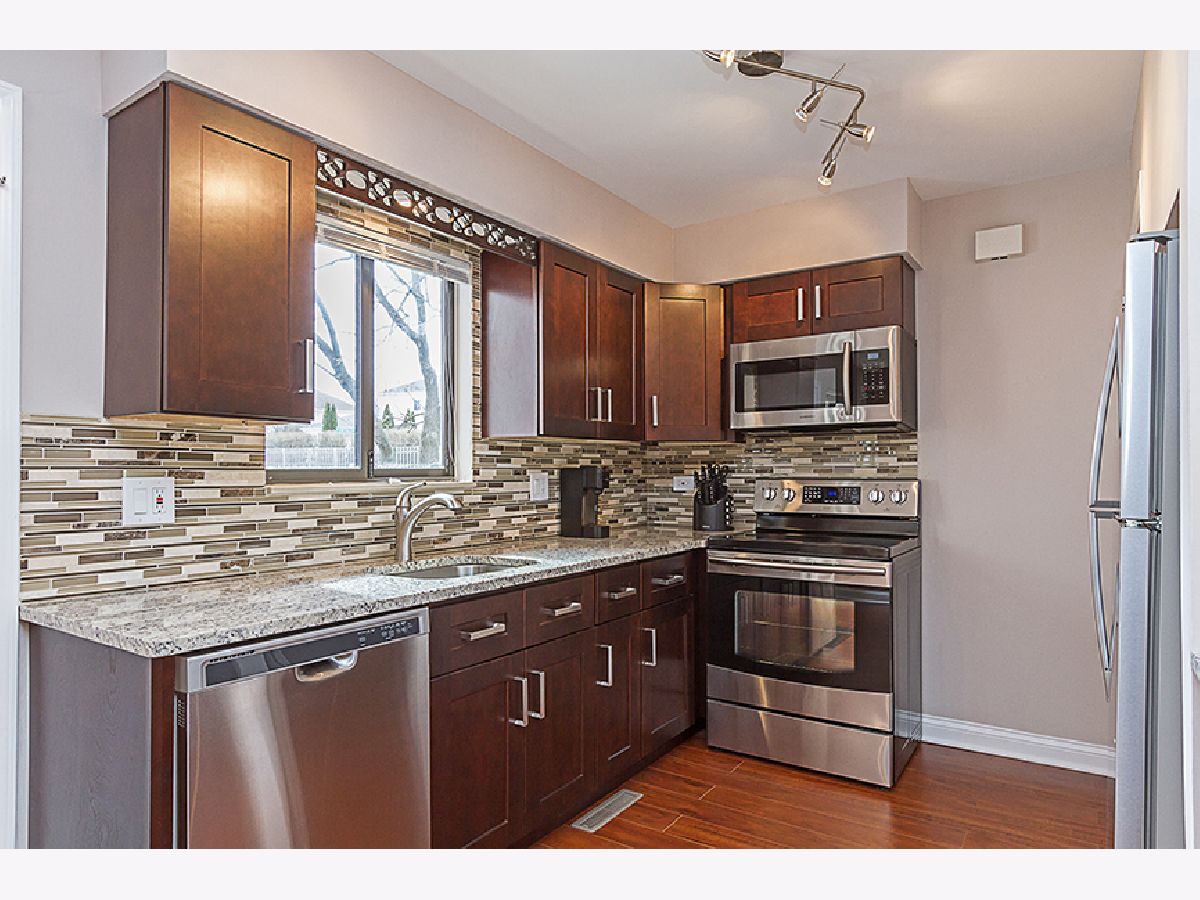 Townhomes Sold Del Lago Schaumburg Illinois, 1002 Emerald