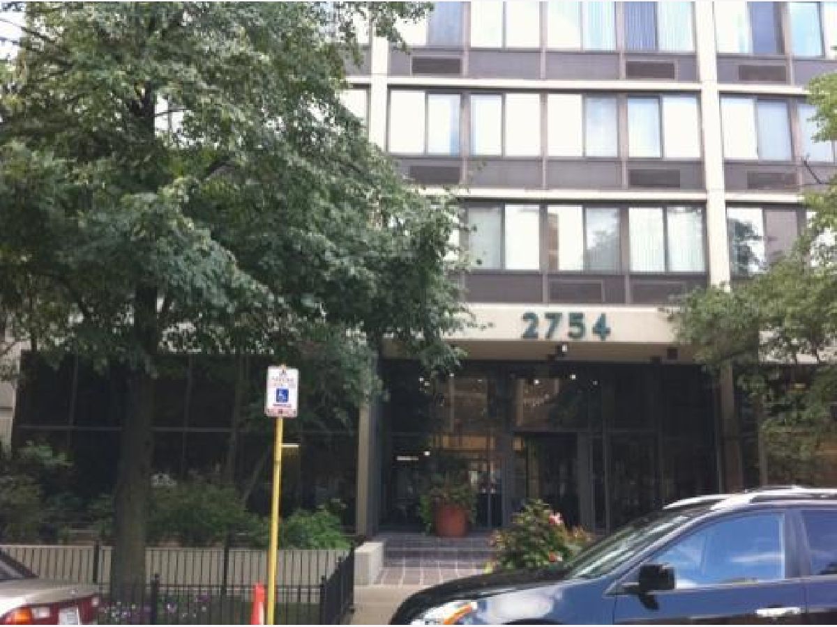 Condominiums Rented Hampden Tower Chicago Illinois, 2754 Hampden