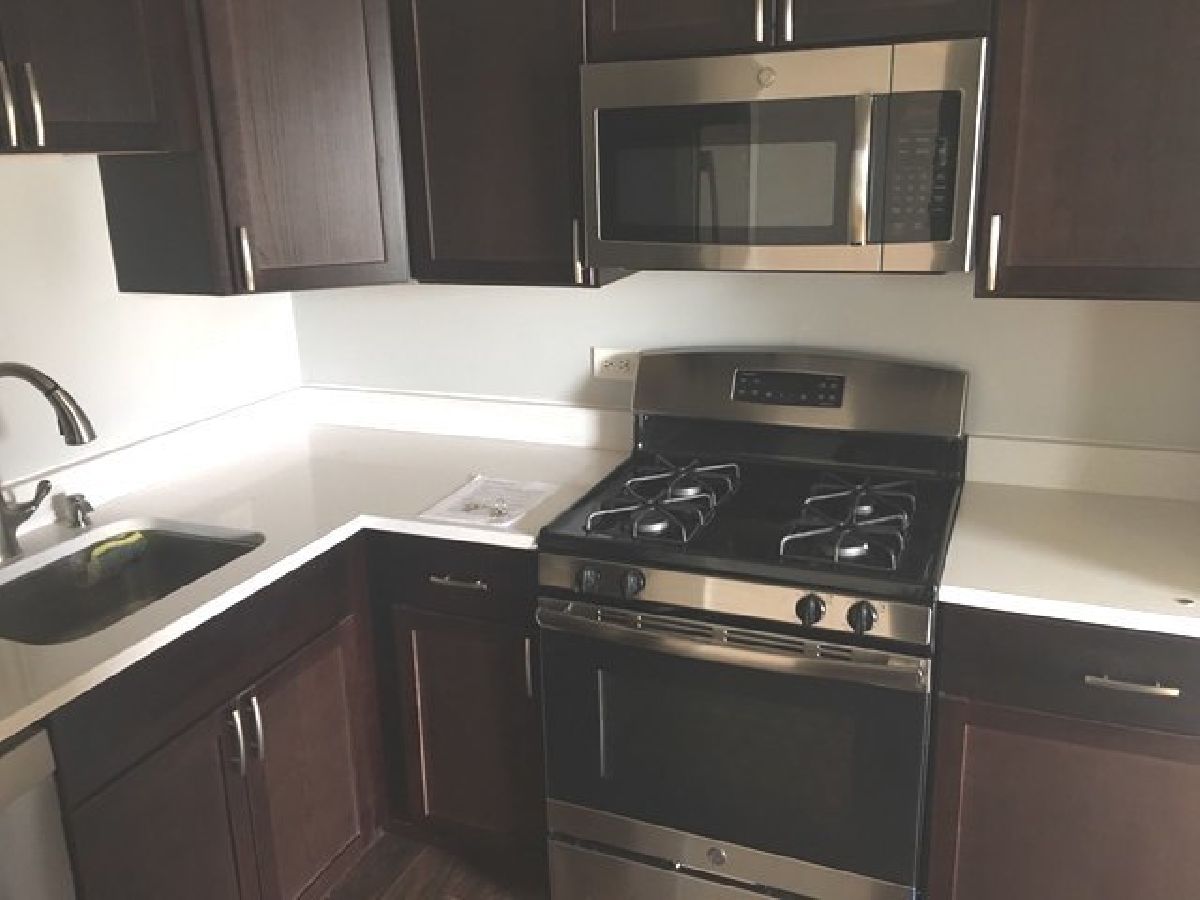 Condos & Townhomes Sold Village Quarter West Dundee Illinois, 855C Village Quarter