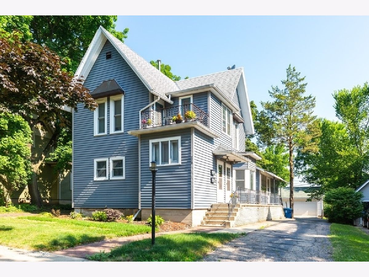 Homes Rented Old West Dundee West Dundee Illinois, 210 Oregon