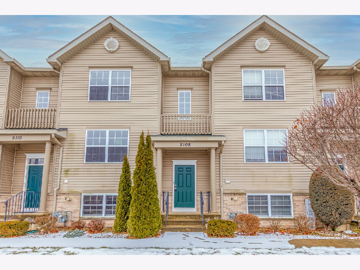 Townhomes & Homes Sold Pine Valley Lockport Illinois, 2108 Austrian Pine