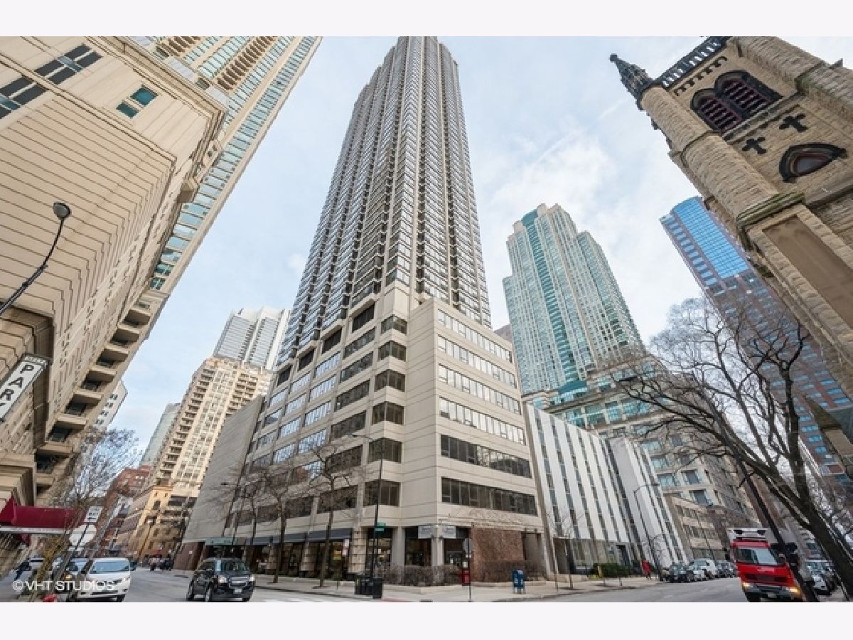 Condominiums Sold 30 E Huron Chicago Illinois, 30 Huron