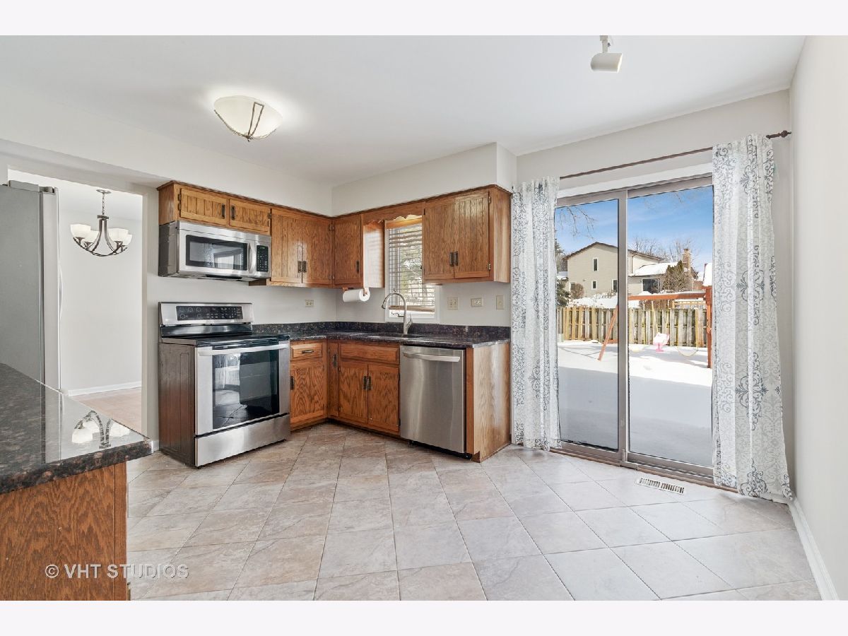 Homes Sold Summerhill Estates Woodridge Illinois, 6221 Stable