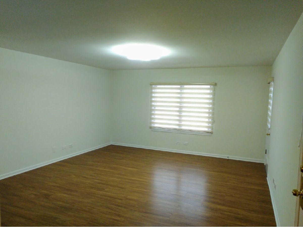Condominiums Sold Cambridge Court Northbrook Illinois, 2822 Dundee