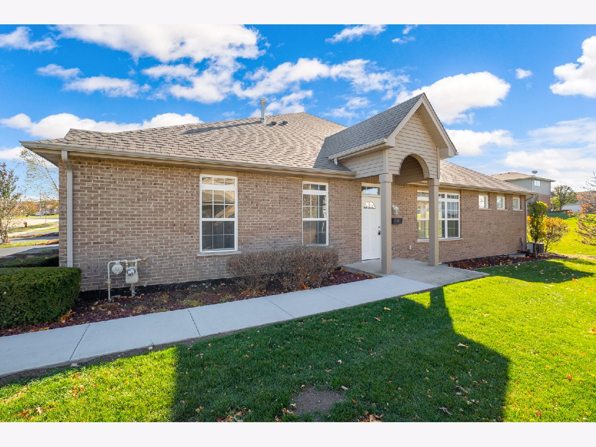 Townhomes & Condos & Homes Sold Manchester Cove Mokena Illinois, 19200 Crescent