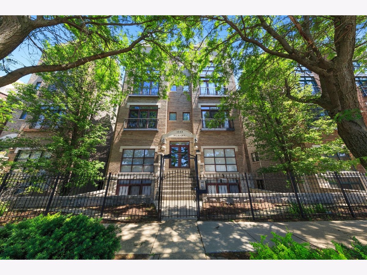 Condominiums Sold Bookbinders Row Chicago Illinois, 1343 Mohawk