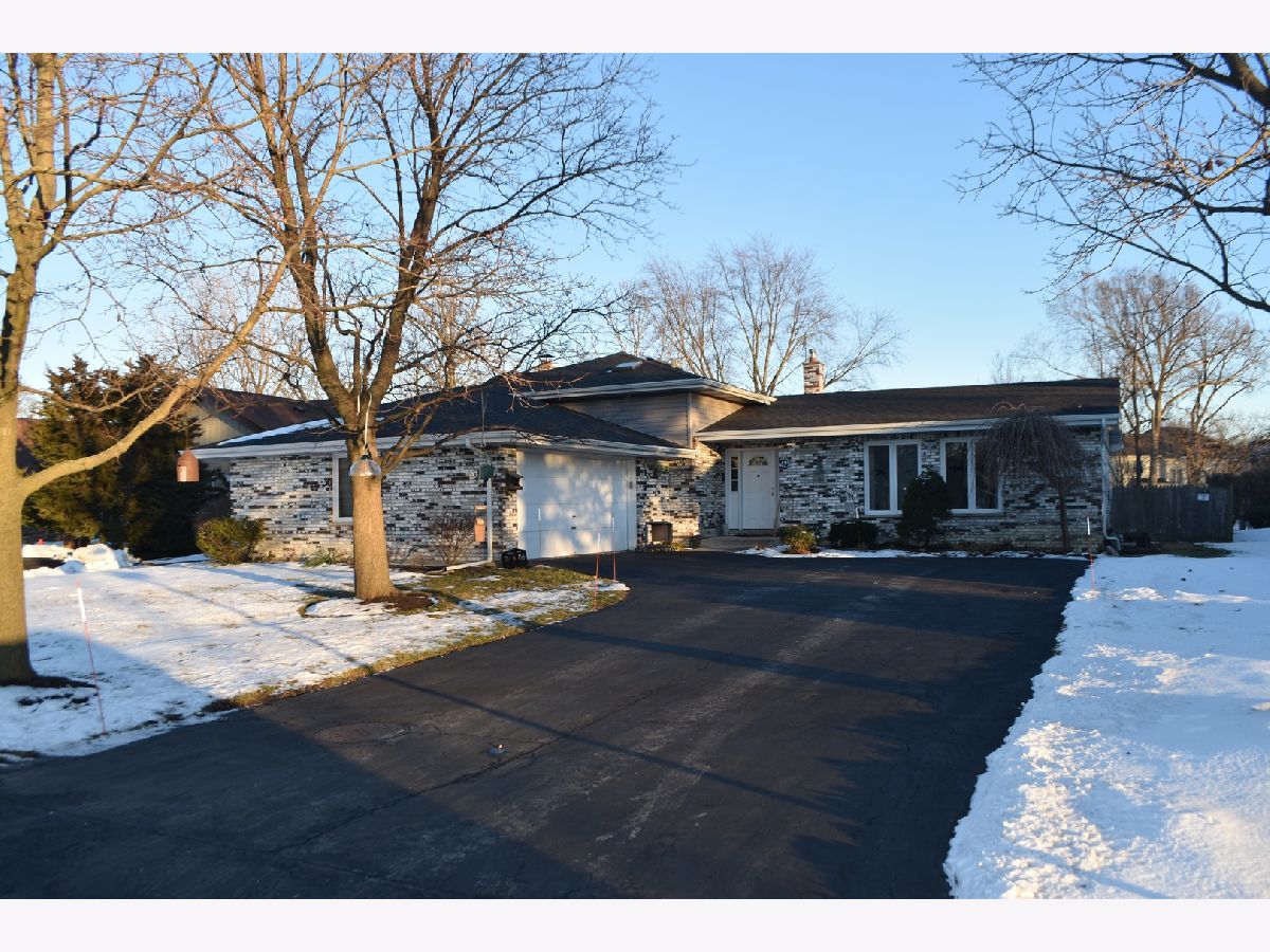 Condominiums & Homes Sold Whispering Oaks Wood Dale Illinois, 425 Edgewood