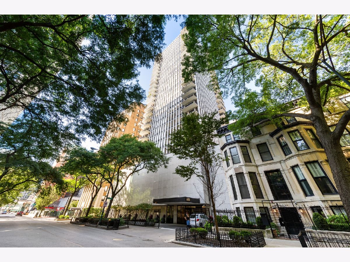 Condominiums Sold State Tower Chicago Illinois, 1230 State
