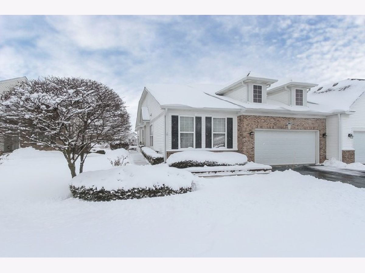 Central Park Carol Stream IL, Condos & Townhomes For Sale & For Rent