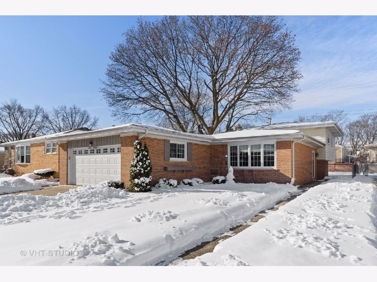 Homes Sold Park Manor Arlington Heights Illinois, 832 Cleveland