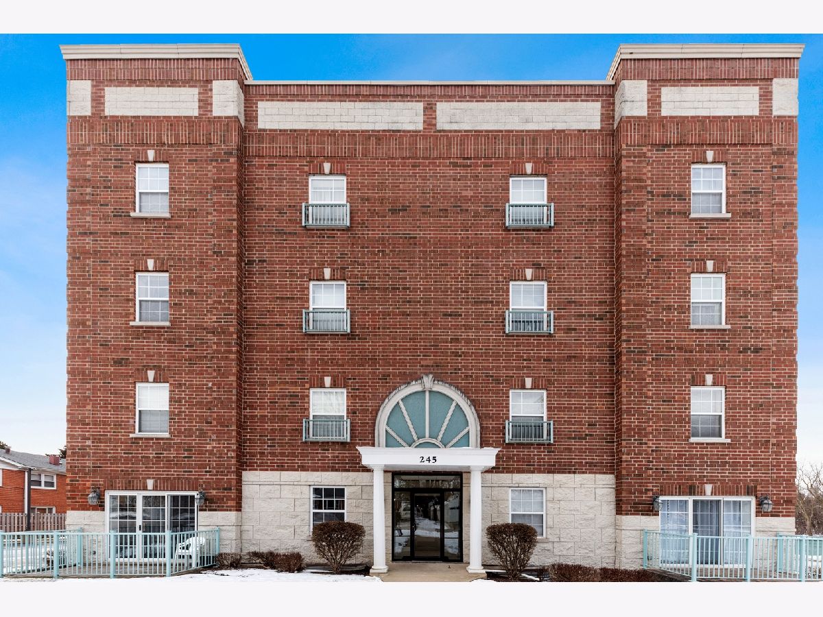 Condominiums Sold Washington Square Palatine Illinois, 245 Johnson