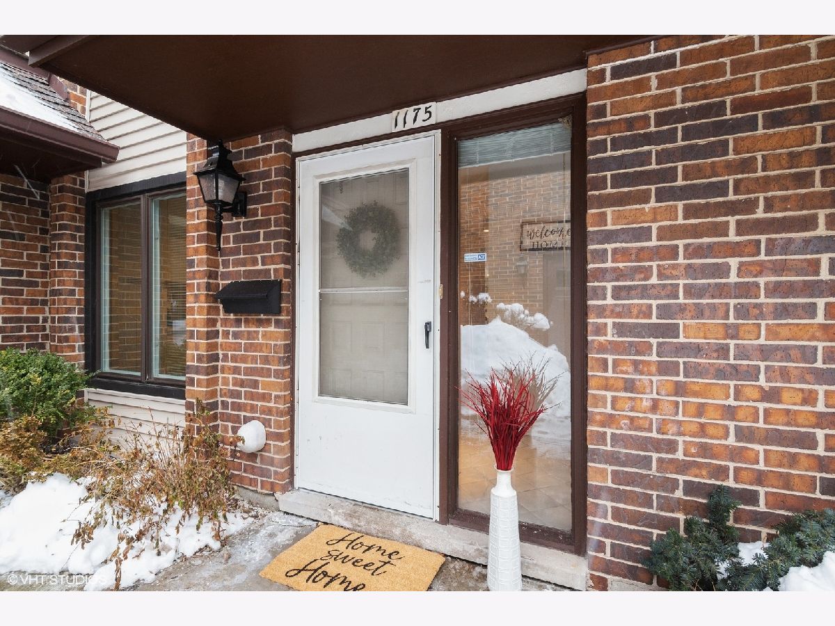 Townhomes & Condos Sold Manors Highland Park Illinois, 1175 Deerfield