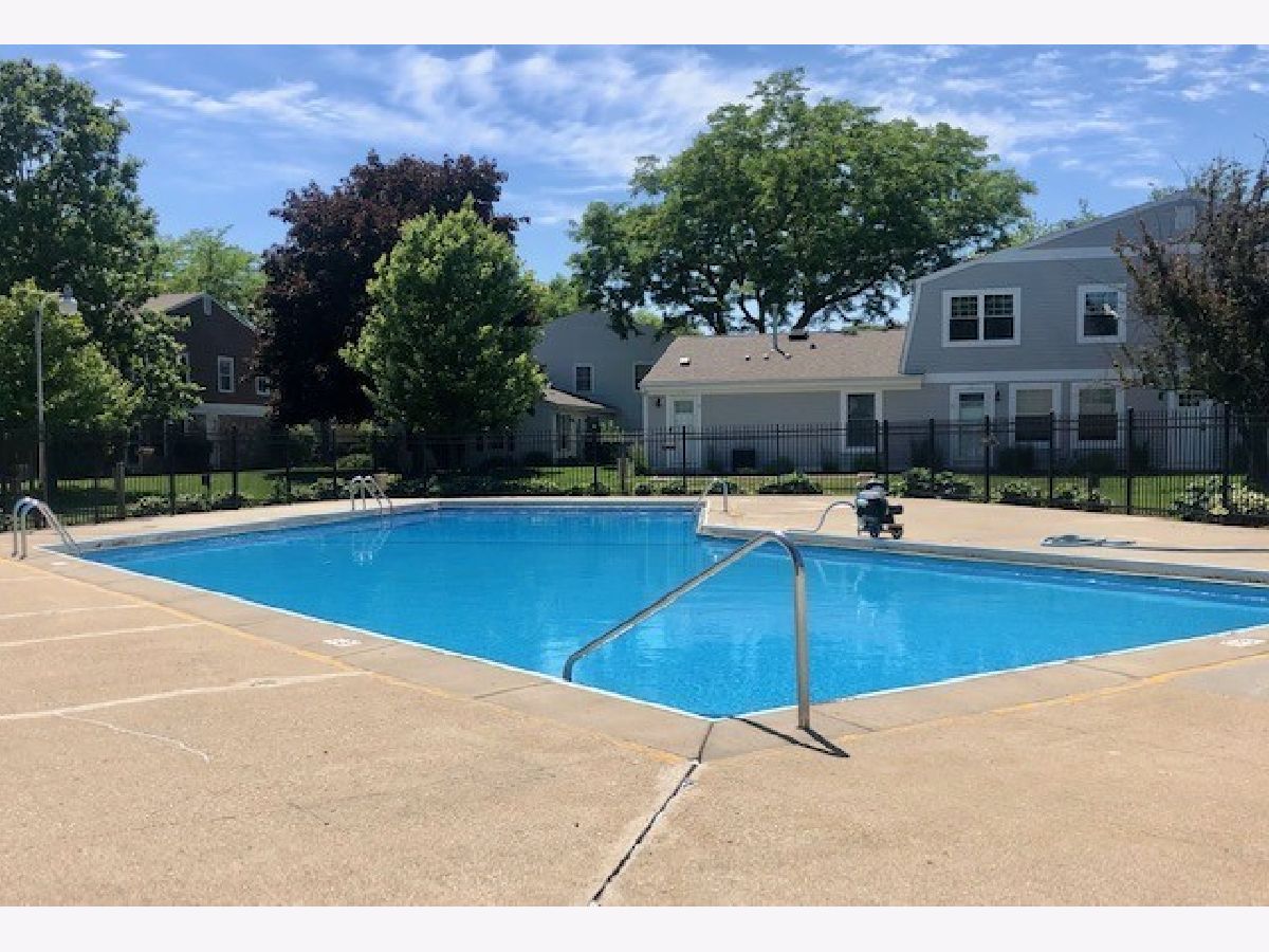 Plymouth Farms Vernon Hills IL, Townhomes & Condos & Homes For Sale