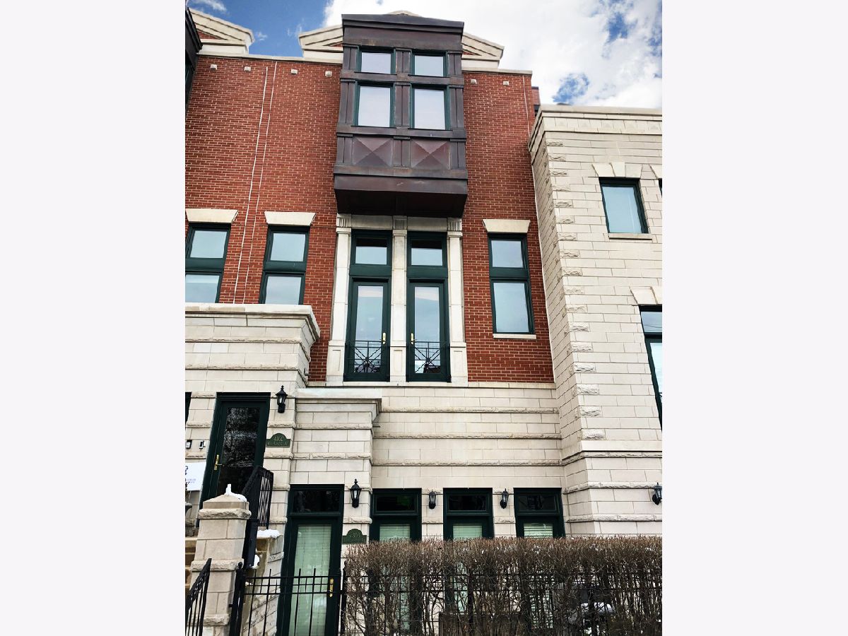 Townhomes Rented The Pointe Chicago Illinois, 430 Armitage