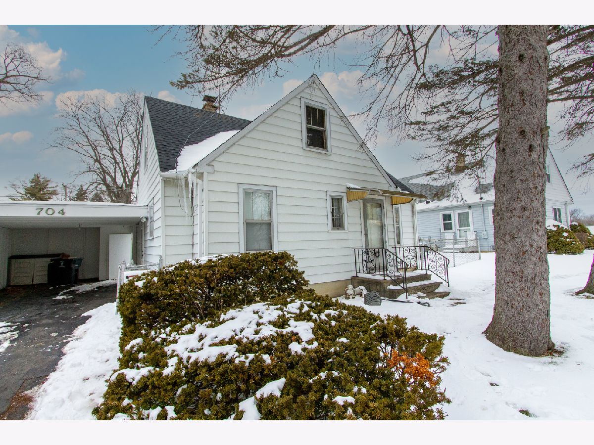 Homes Sold Indian Hills Round Lake Heights Illinois, 704 Warrior