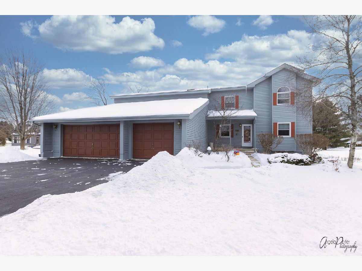 Homes Sold Deerwood Crystal Lake Illinois, 6411 Deerwood