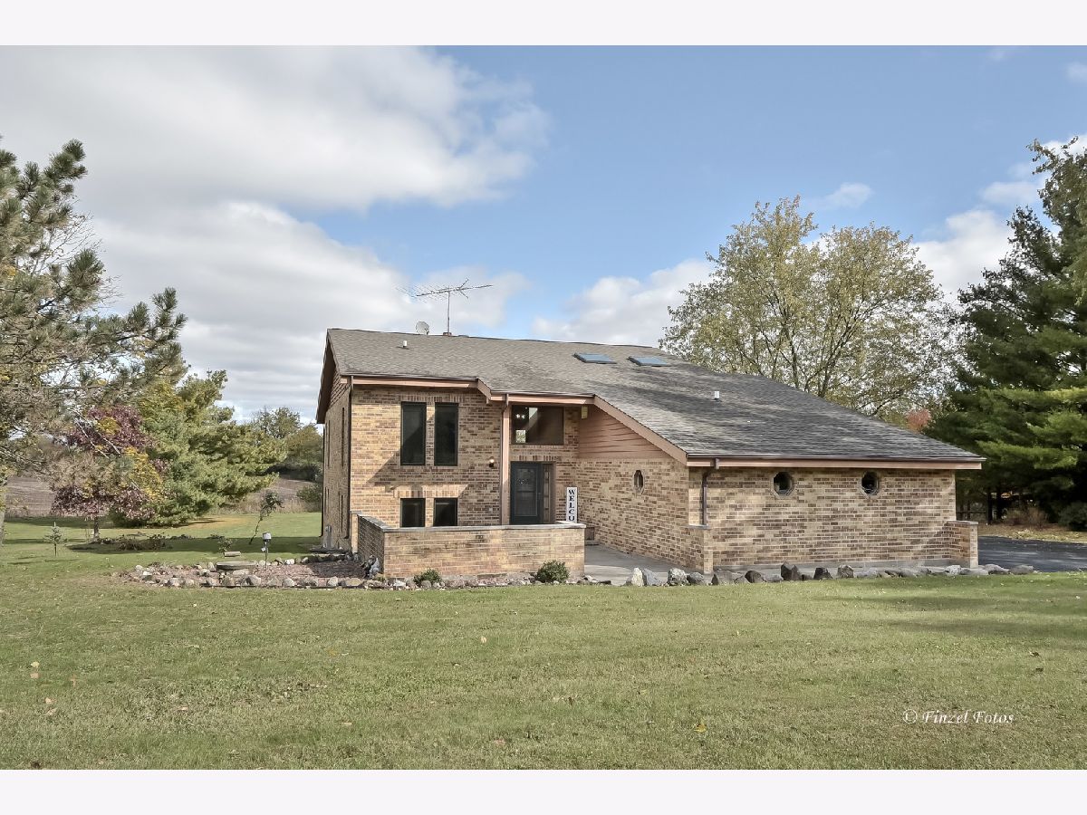 Homes Sold Shadowood Bull Valley Illinois, 9114 Pine Needle