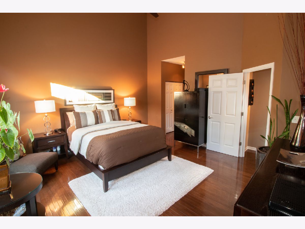 Condos & Townhomes Sold Cedar Hill Woodridge Illinois, 2559 Cedar Hill