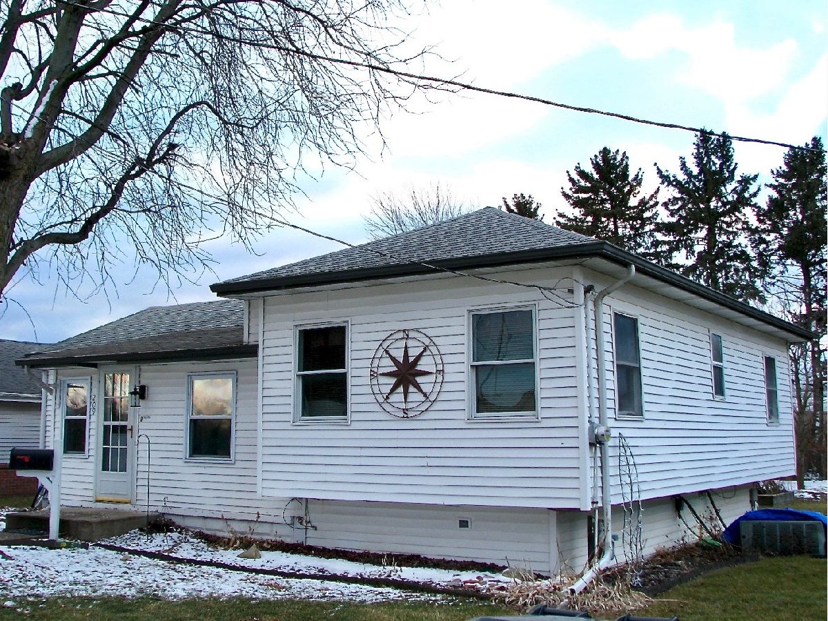  Sold Arthur Illinois, 209 3rd