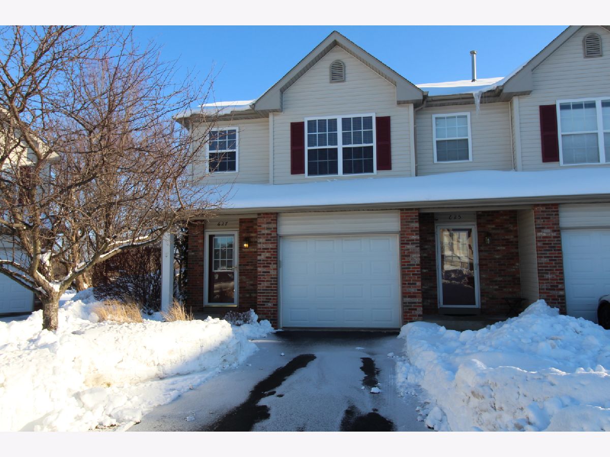 Condos & Townhomes Rented Southtowne Village Belvidere Illinois, 627 Southtowne