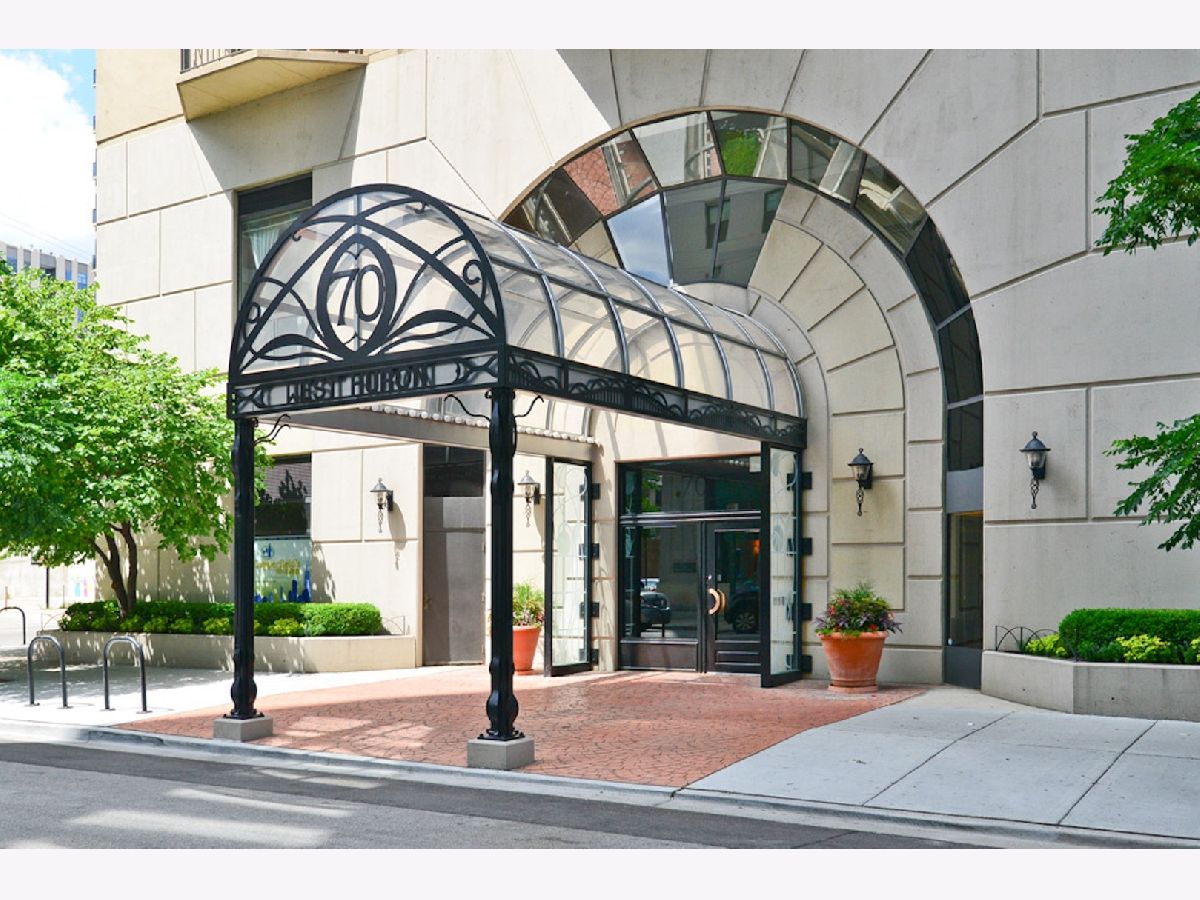 Condominiums Sold Hermitage Chicago Illinois, 70 Huron