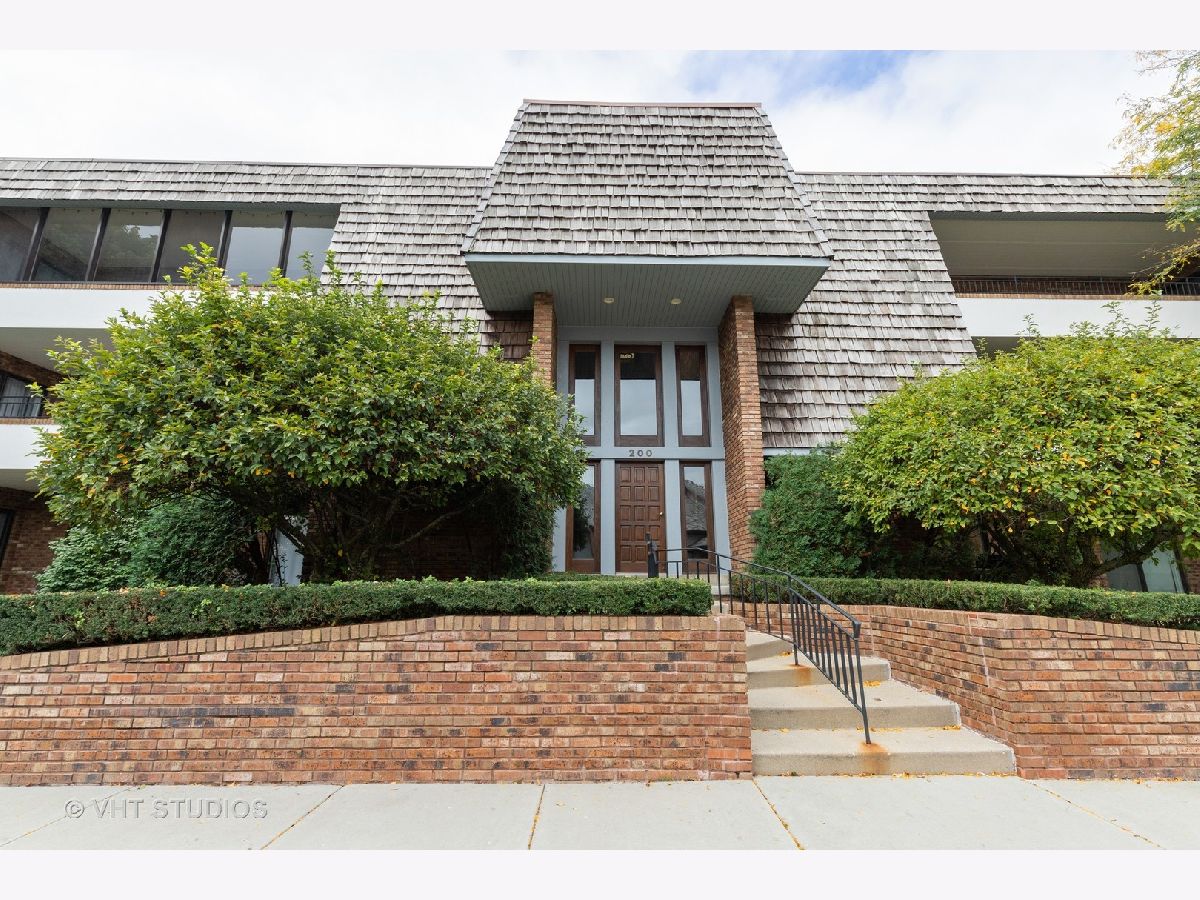 Condos & Townhomes Sold Red Top Villas Libertyville Illinois, 200 Red Top