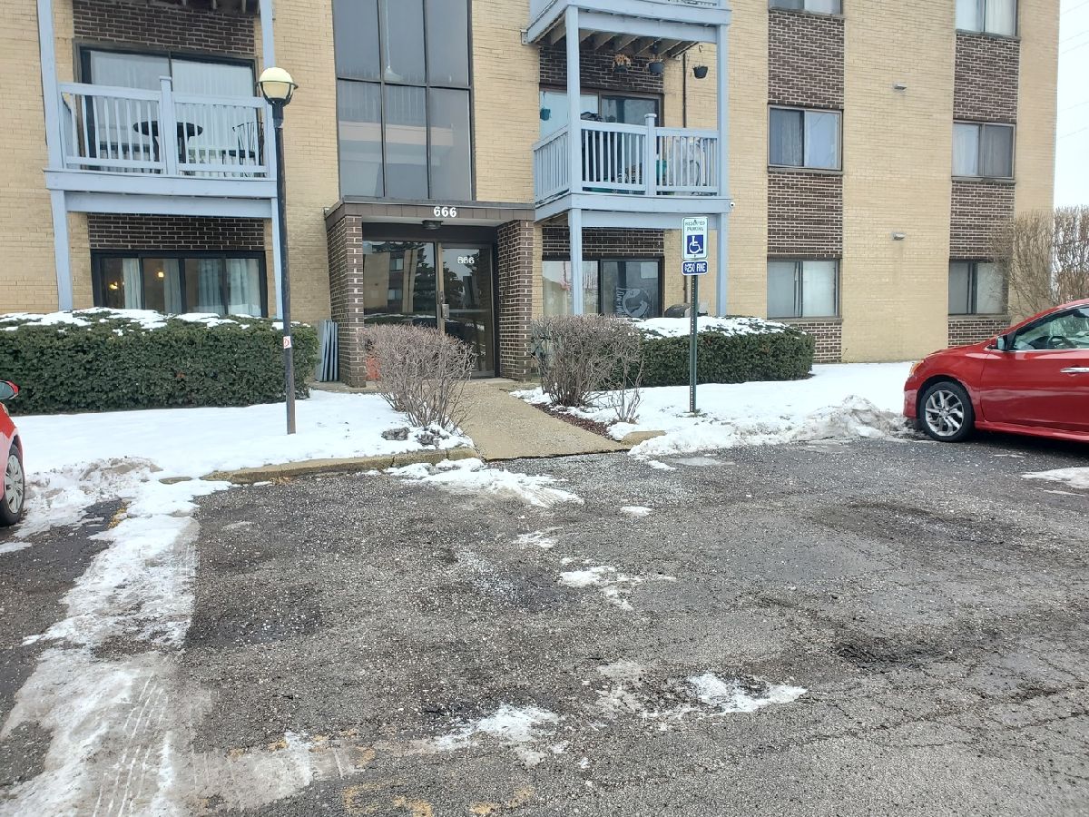 Condominiums Sold Pinecrest Prospect Heights Illinois, 666 Pinecrest