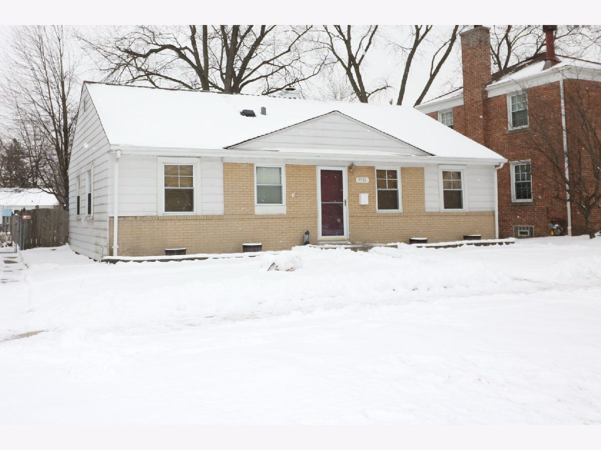 Condominiums & Homes Sold Brooke Court Brookfield Illinois, 9531 Jefferson
