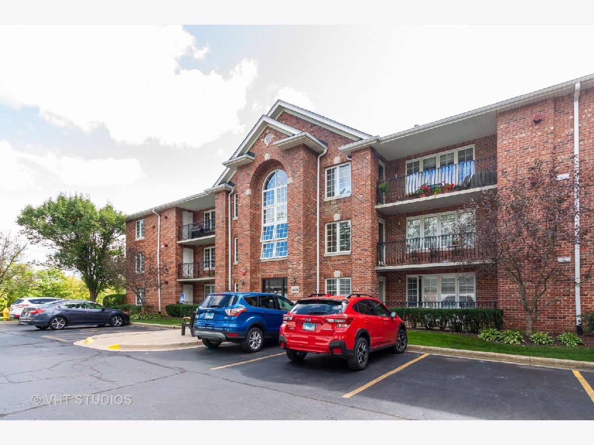 Condominiums & Homes Sold Wexford Condominiums Westmont Illinois, 5649 Cass