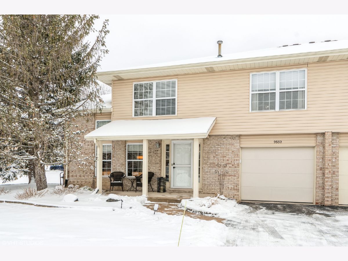 Townhomes & Condos & Homes Sold Timberline Orland Hills Illinois, 9332 Meadowview