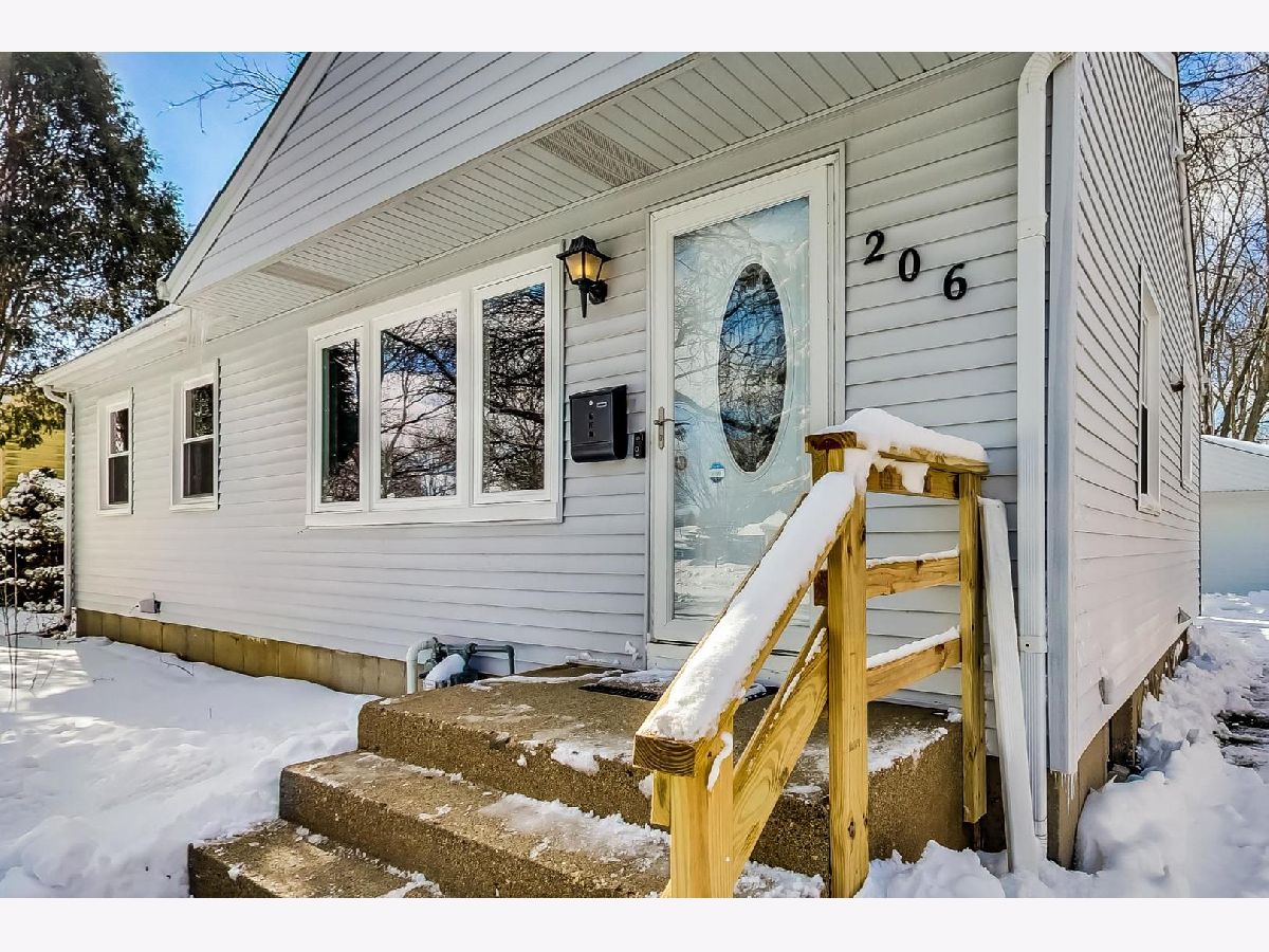 Homes Sold Moreaus Crest View Bartlett Illinois, 206 Marion