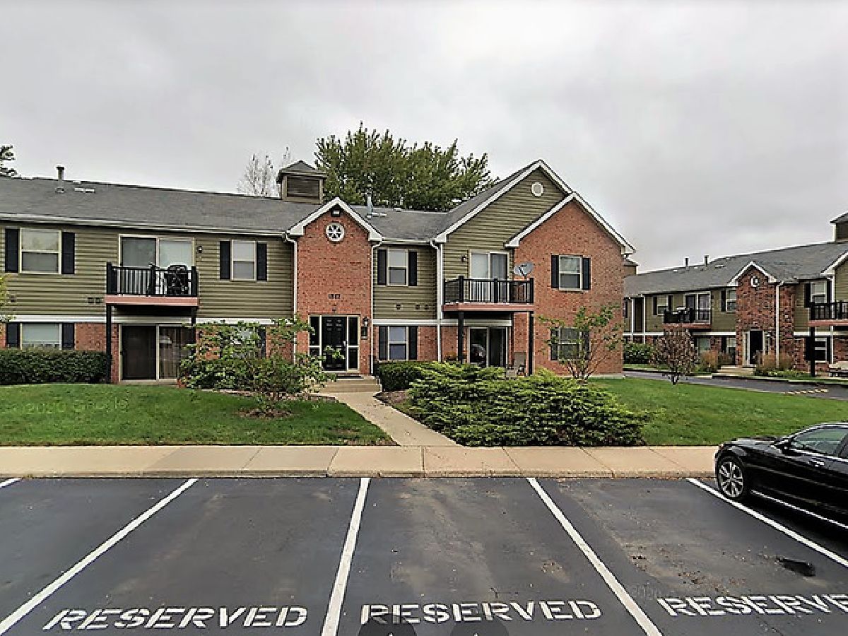 Condominiums Rented Chantecleer Lakes Naperville Illinois, 1517 Raymond