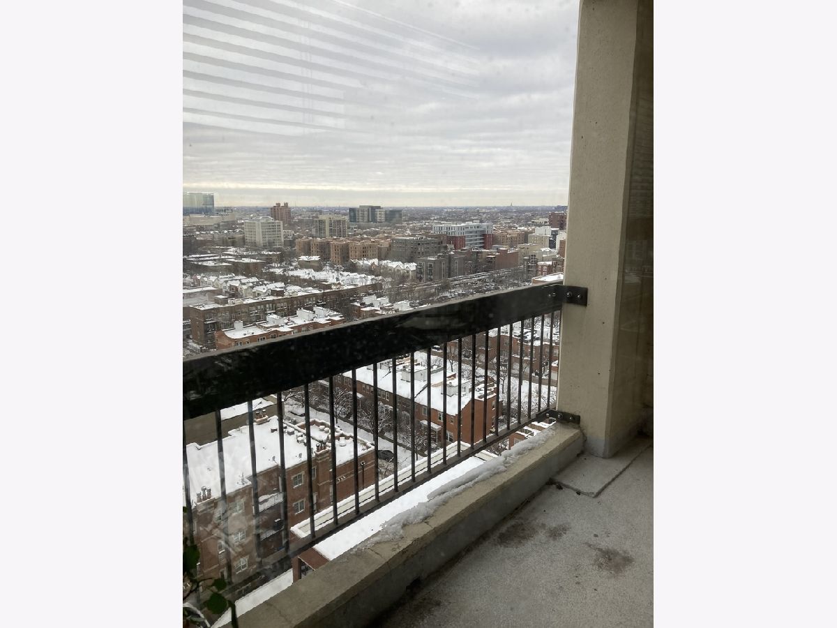 Condominiums Rented Neapolitan Chicago Illinois, 1212 Wells