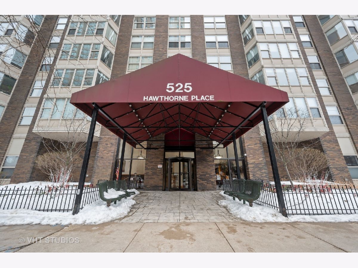 Hawthorne Place Chicago IL, Condos & Townhomes & Homes For Sale & For