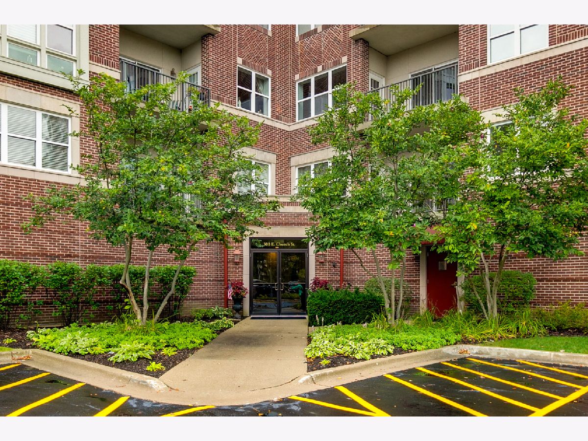 Condominiums & Homes Sold Heritage Place Libertyville Illinois, 300 Church