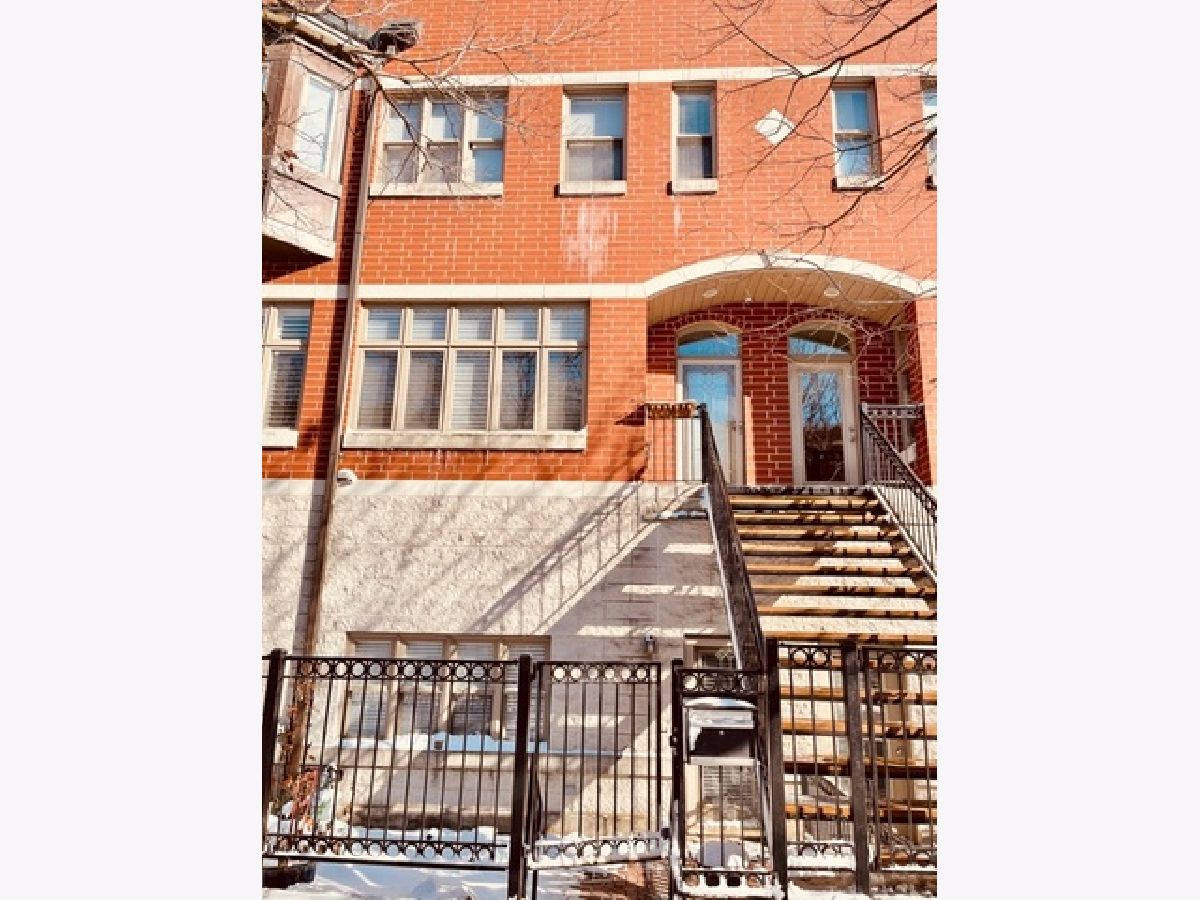 Condos & Townhomes & Homes Rented Prairie District Homes Chicago Illinois, 1725 Prairie