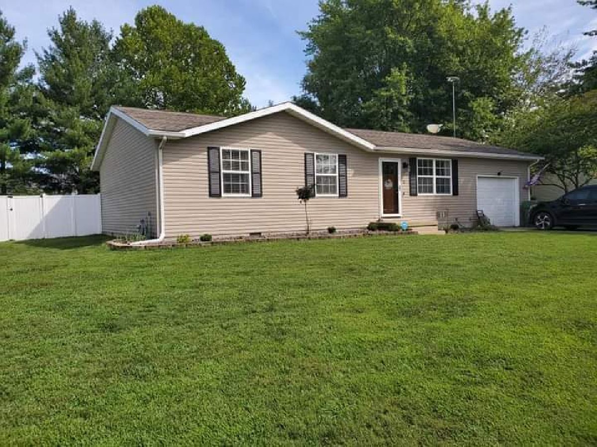  Sold Centralia Illinois, 11 Lakewood