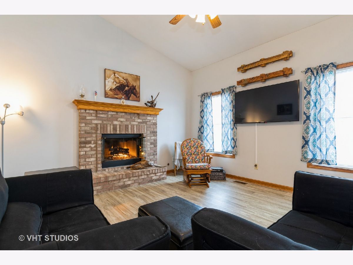Homes Sold Windhaven Kingston Illinois, 811 Linda