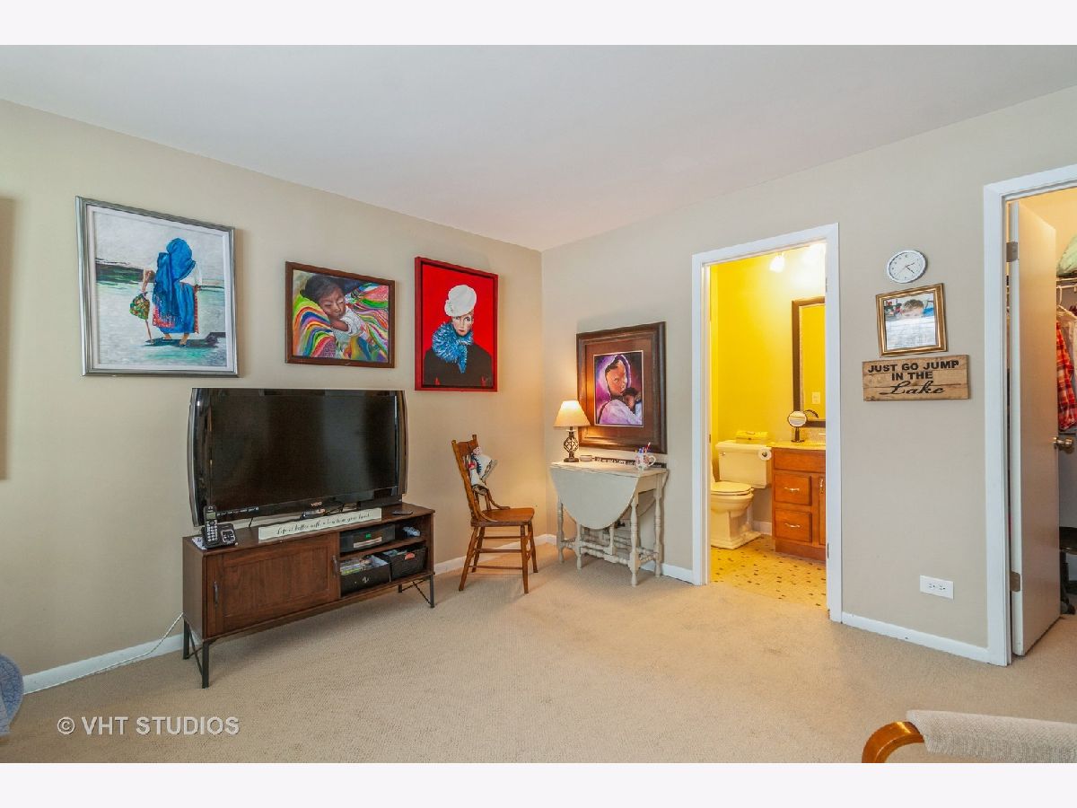 2S531 Emerald Green Drive, Warrenville, Illinois 60555 MLS 10991293