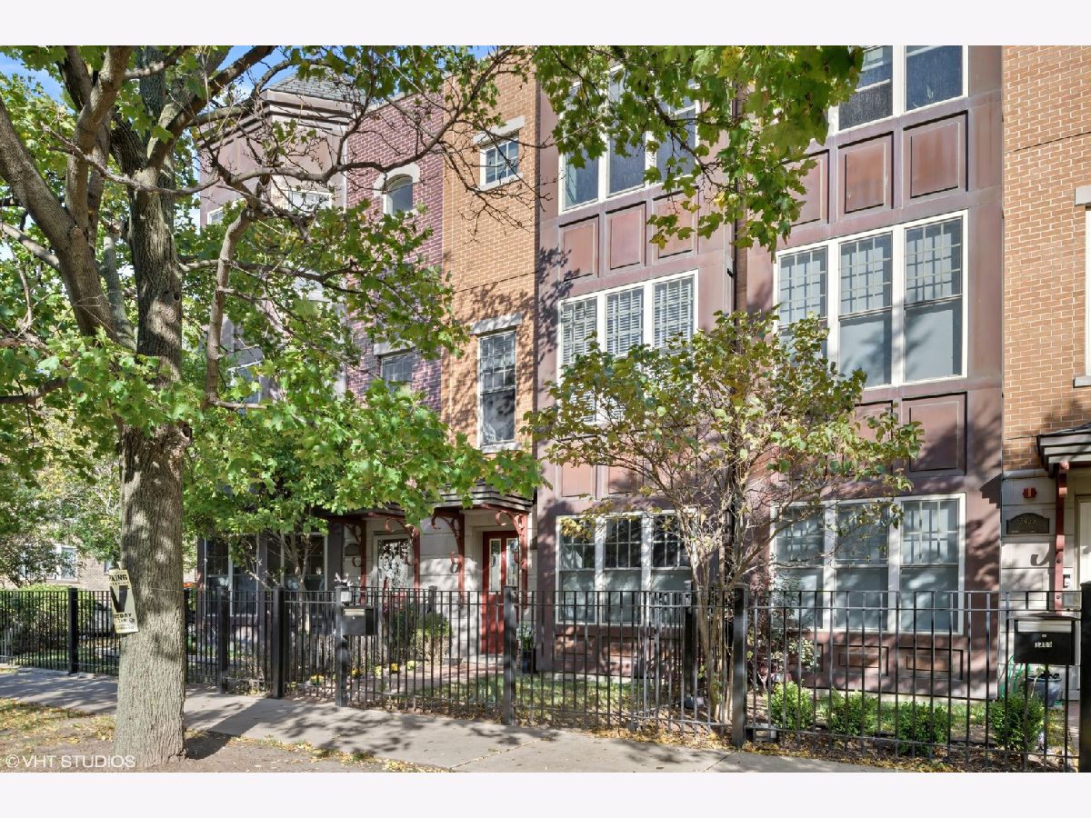 Townhomes Sold Cornelia Court Chicago Illinois, 3457 Whipple