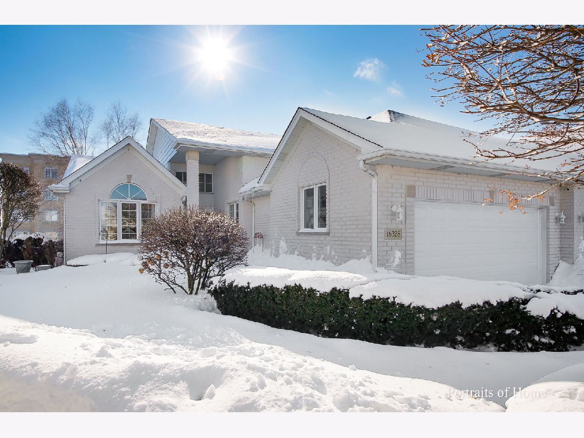 Townhomes Sold Hummingbird Hill Orland Park Illinois, 16328 Bob White