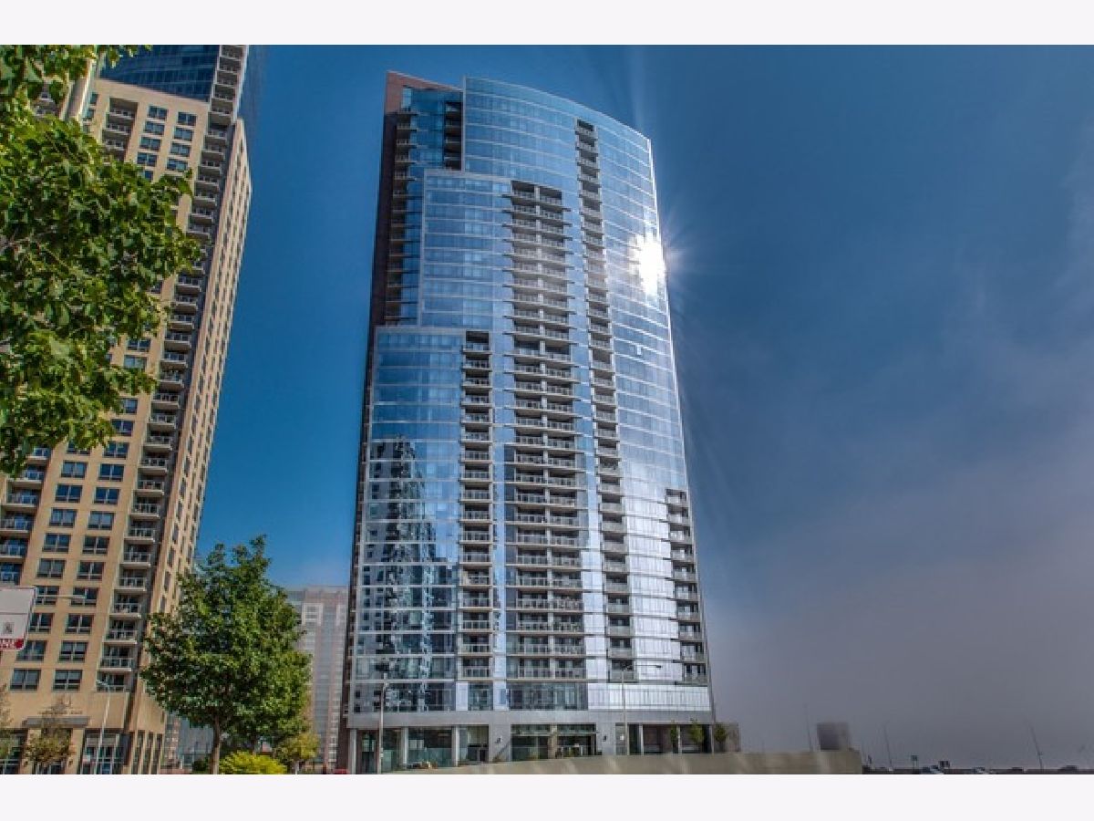 Condominiums Rented The Chandler Chicago Illinois, 450 Waterside
