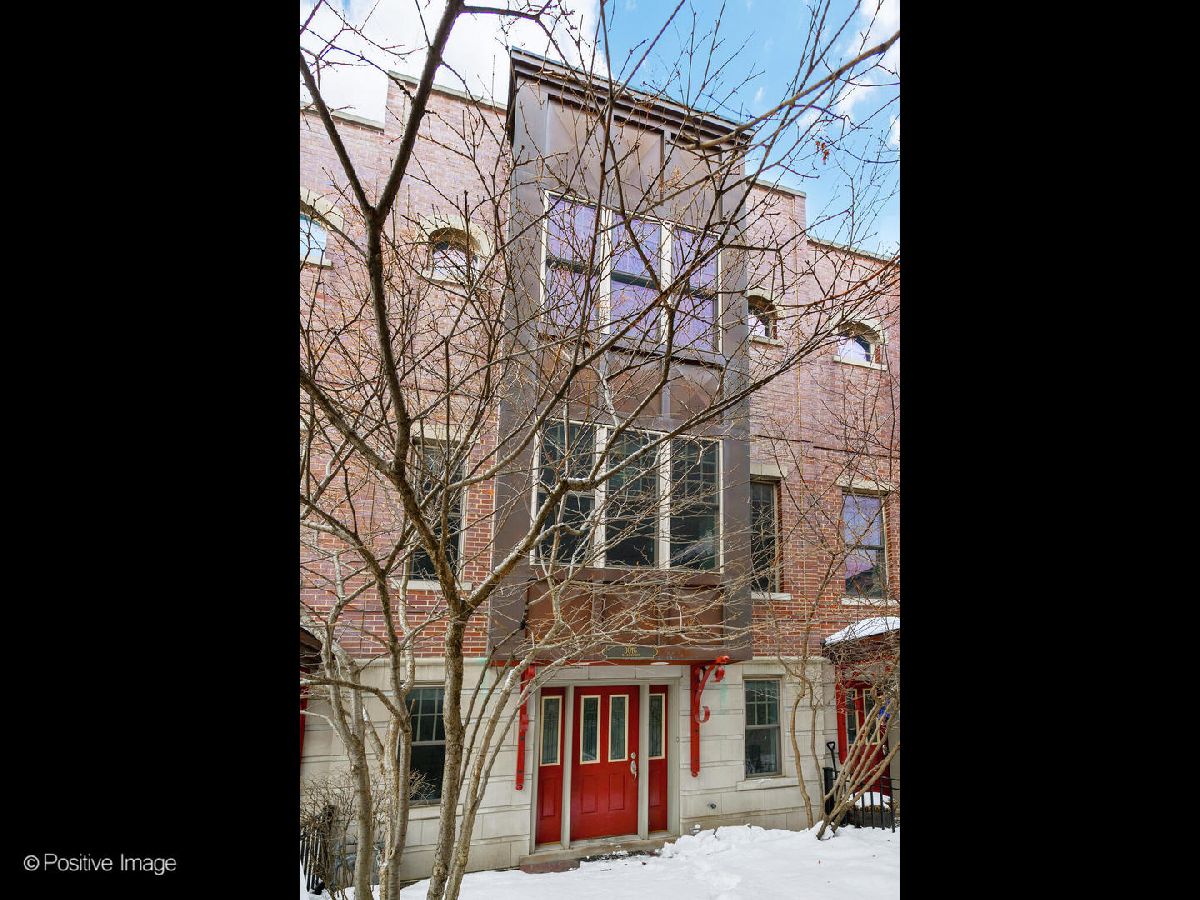 Townhomes Sold Cornelia Court Chicago Illinois, 3016 Newport
