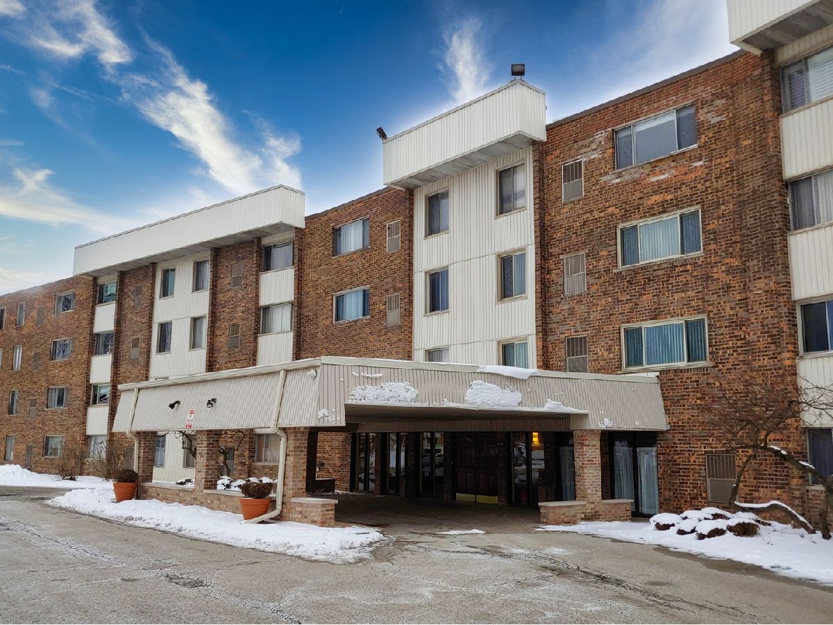 Condominiums Sold York Meadows Elmhurst Illinois, 841 York